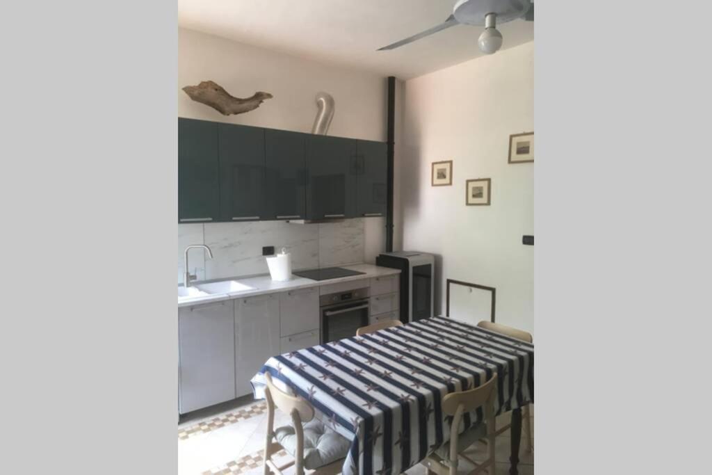 La Casa Di Principino Lägenhet Giglio Porto Exteriör bild